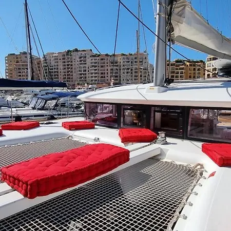 Red Sail * Monte Carlo