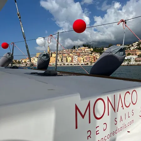 Bateau-hôtel Red Sail *