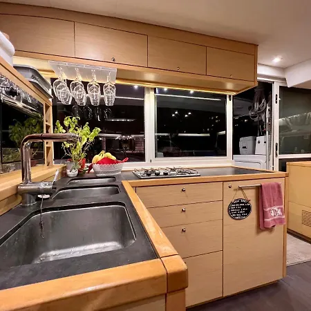 Red Sail Hotel na wodzie Monte Carlo